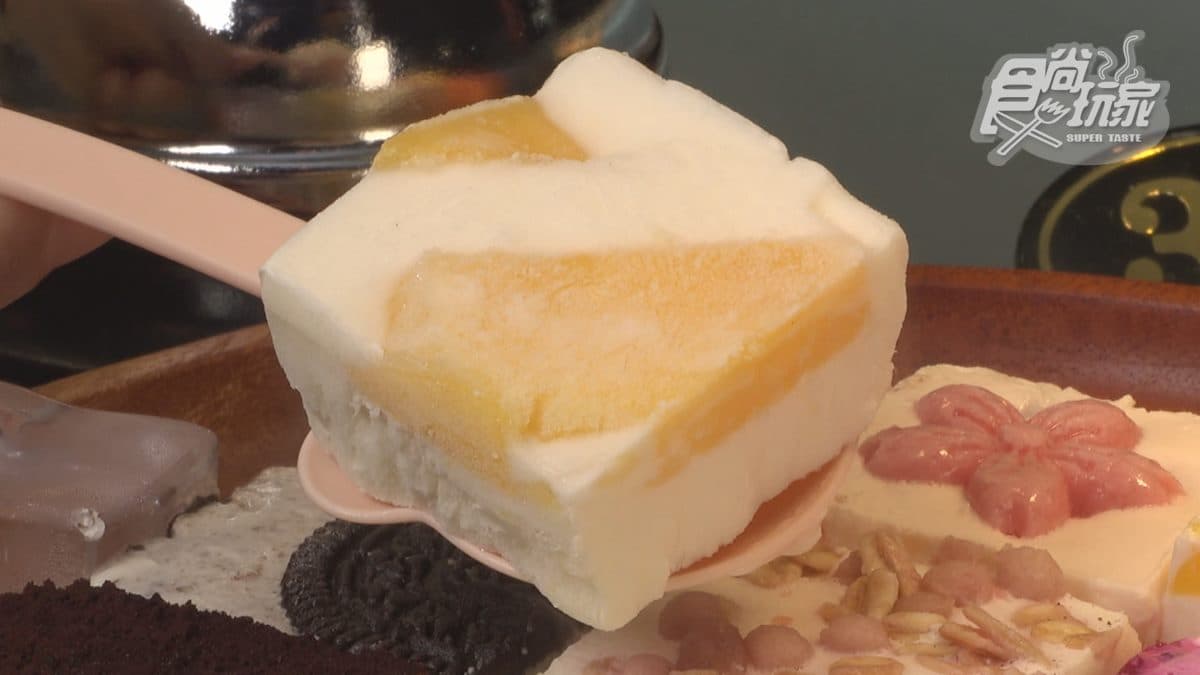 炒酸奶是採用鮮奶和益生菌，並加入水果＋優格製作而成的。