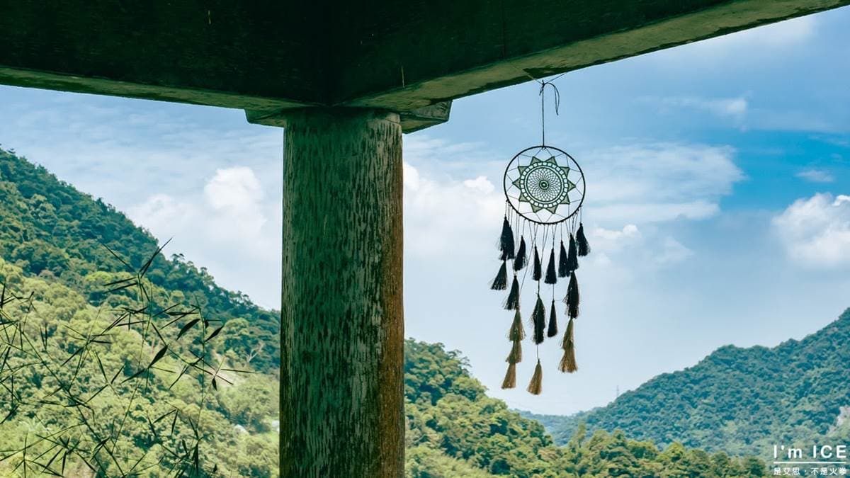 這是茶席體驗活動而布置的捕夢網，跟四周的美景看起來很搭。（圖片來源：是艾思，不是火拳。）