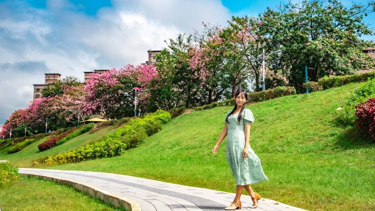 一邊走步道，一邊欣賞沿路美景，相當愜意。（圖片來源：新北市政府水利局）