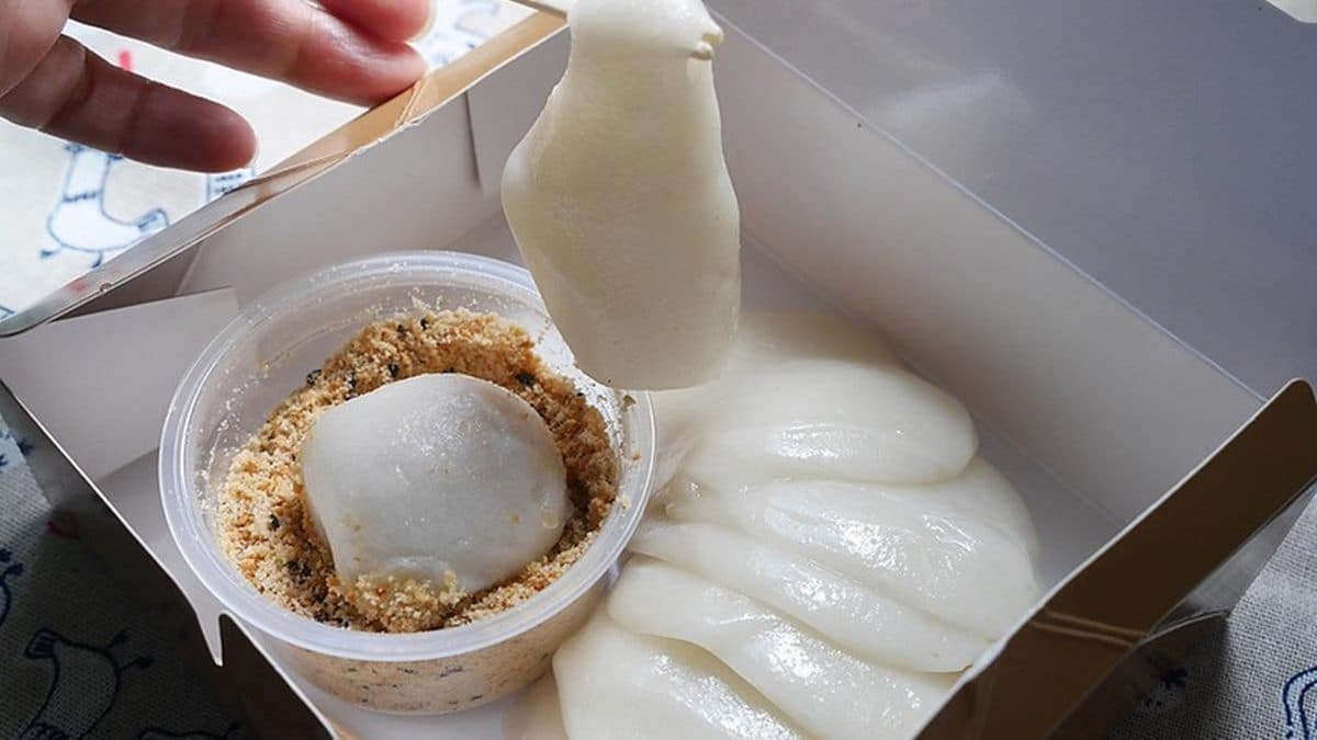 麻糬吃起來有彈性，整體超級軟、延展度也非常高。（圖片來源：Maruko與美食有個約會）