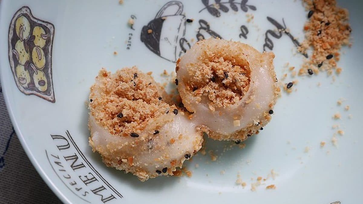 也可以把花生糖粉包入麻糬，就像吃包餡麻糬那樣。（圖片來源：Maruko與美食有個約會）