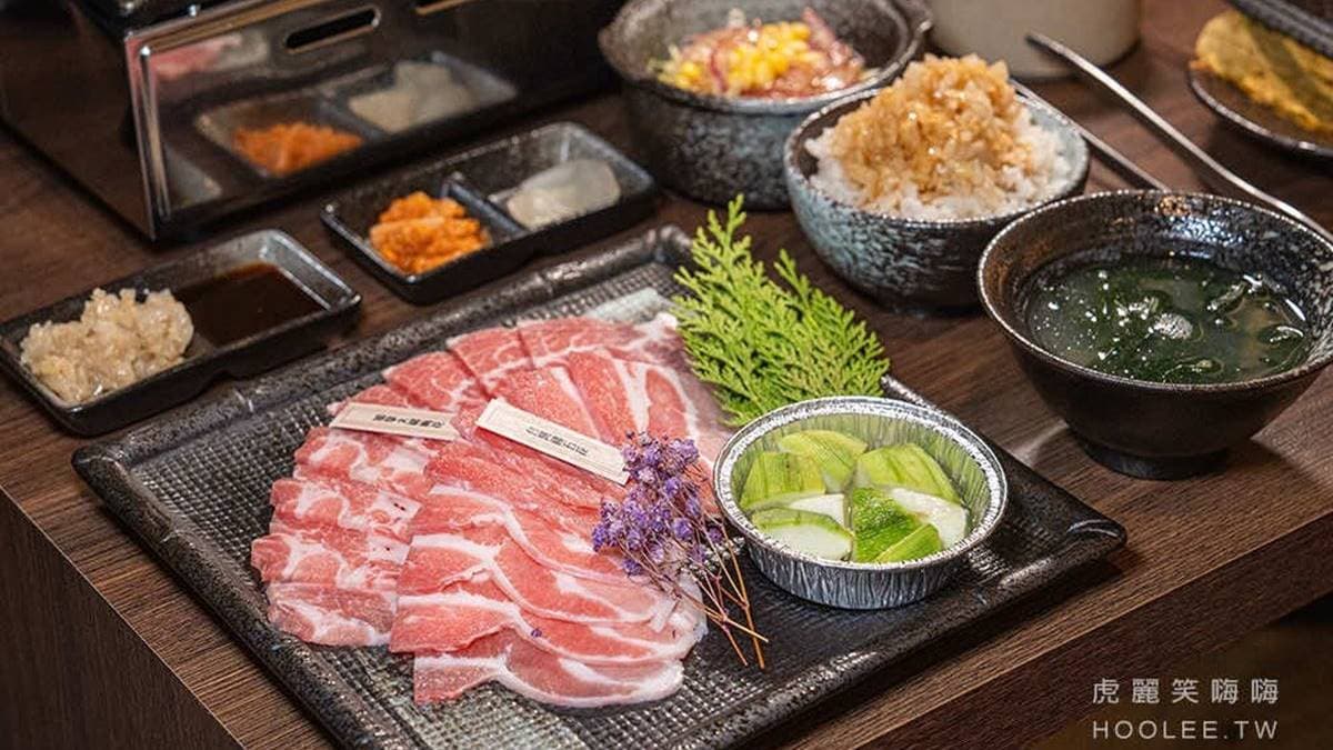 不吃牛的話可以選擇豚肉套餐，可以一次吃到豬五花、豬梅花２種肉。（圖片來源：虎麗笑嗨嗨）