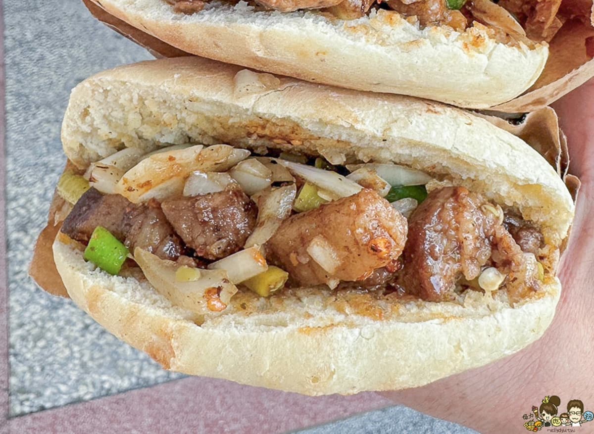 每一口都是料！高雄車站「爆餡肉夾饃」給料不手軟，道地外省味連長輩都愛