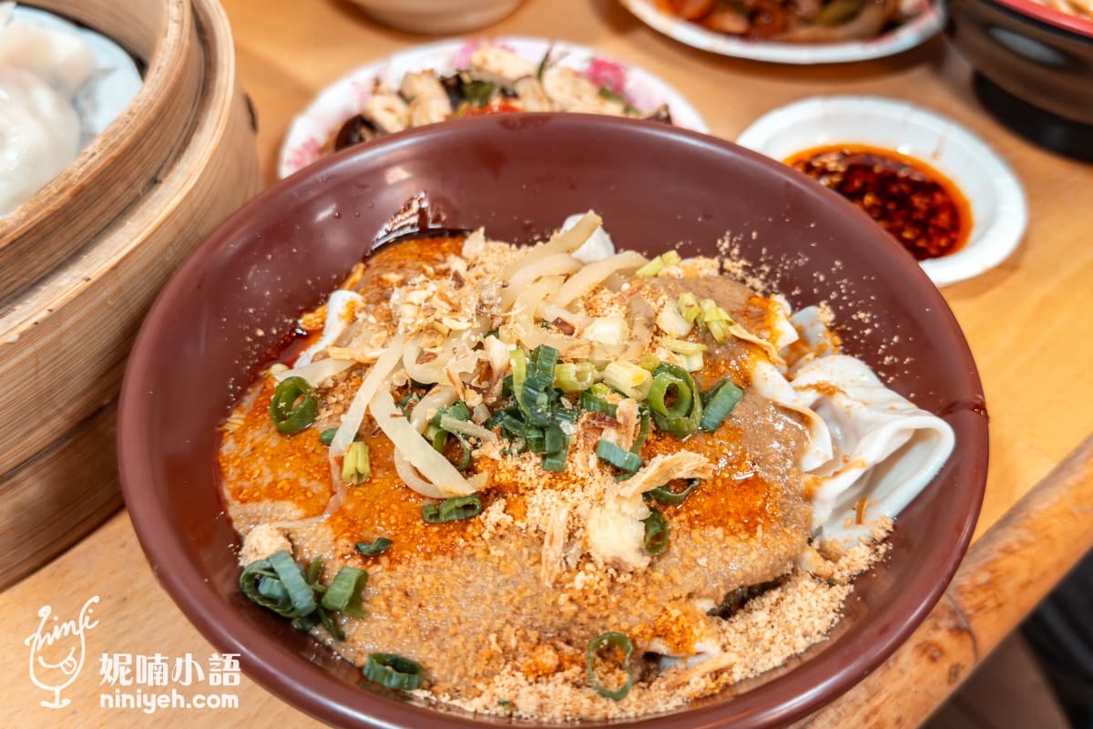 巨無霸紅油抄手太欠吃!台北老店「山東蒸餃」飄香30年,日韓觀光客指定必嘗 巨無霸紅油抄手太欠吃!台北老店「山東蒸餃」飄香30年,日韓觀光客指定必嘗