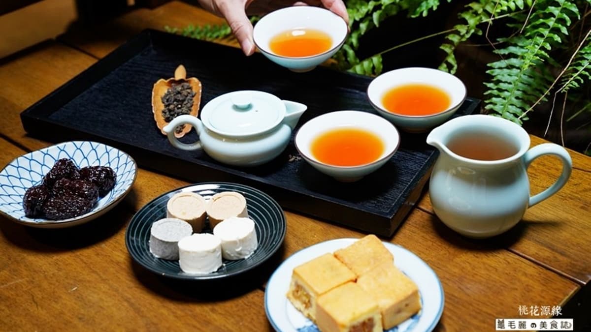 店裡還有綠豆糕、鳳梨酥、馬牙棗等茶點，可以來享用下午茶。（圖片來源：龜毛麗的美食誌）