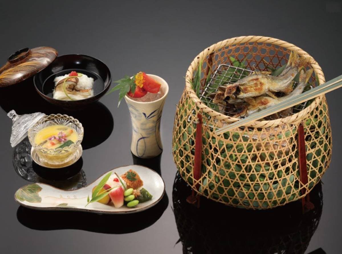 2023日本溫泉飯店霸主！1.5萬旅行業者票選TOP ５：賞銀色海景、房內露天湯池