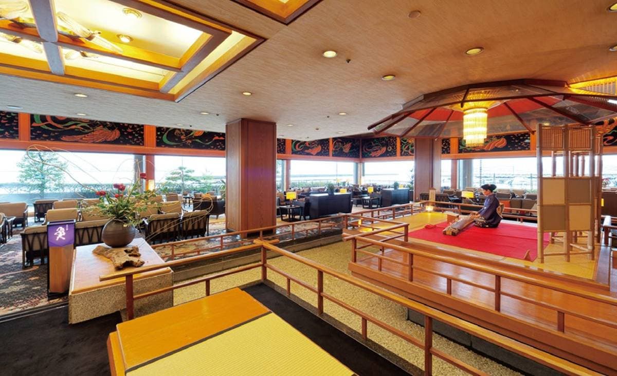 2023日本溫泉飯店霸主！1.5萬旅行業者票選TOP ５：賞銀色海景、房內露天湯池