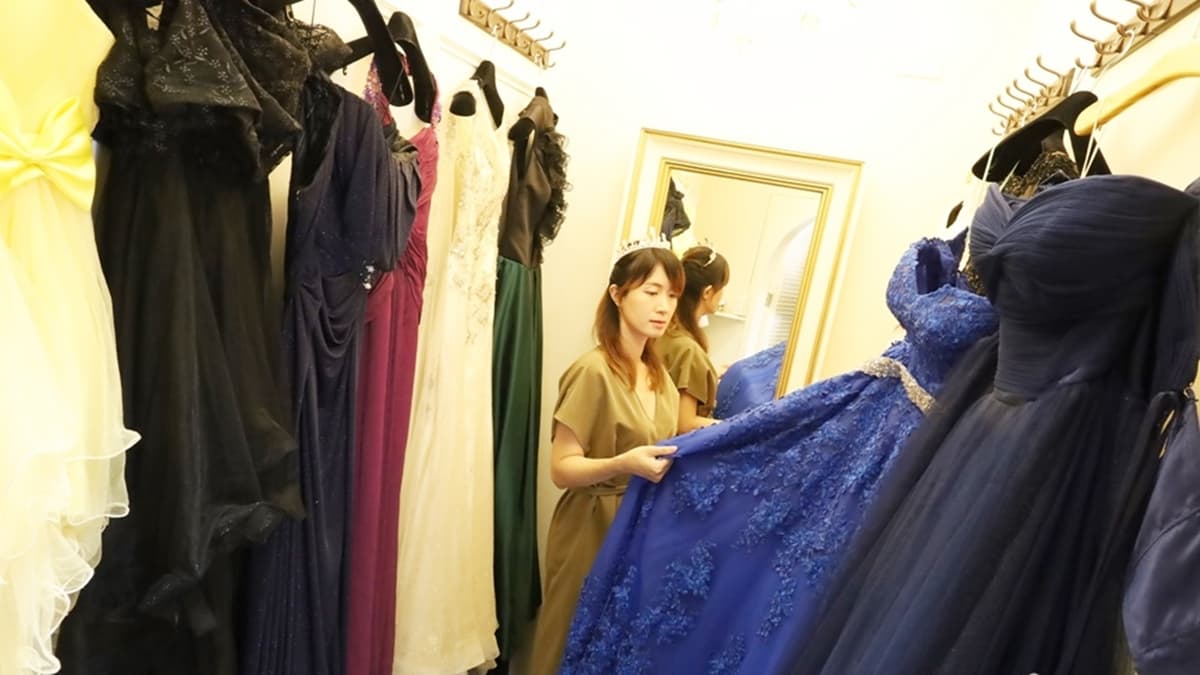 完成彩妝之後，可以換上禮服拍攝30分鐘。（圖片來源：熱血玩台南。跳躍新世界）