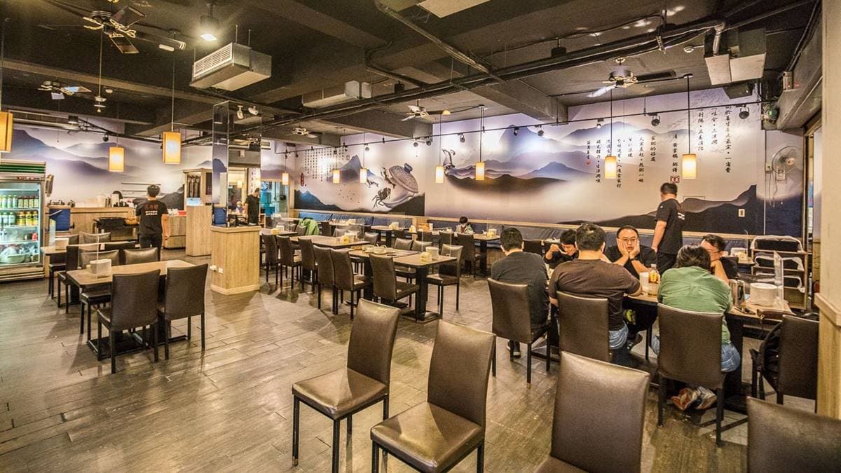 用餐環境相當寬敞舒適，乾淨又整潔。（圖片來源：大手牽小手。玩樂趣）