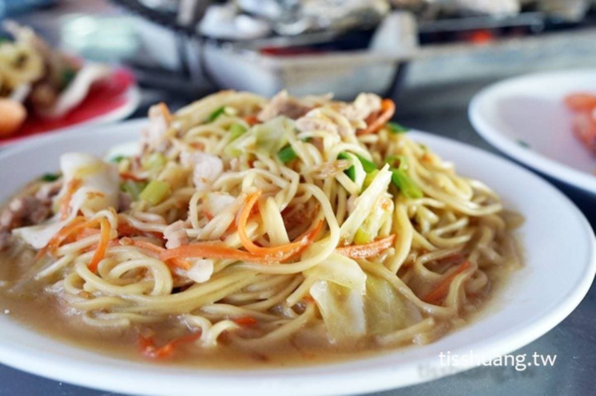 200元「烤蚵吃到飽」！現撈鮮蚵３小時無限吃到撐，70元炒麵料多超大盤