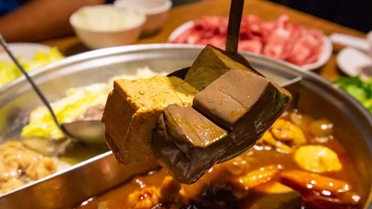招牌必吃很厲害的「果凍鴨血」，曾被網友盛讚是全台北最好吃的鴨血！（圖片來源：妮喃小語）