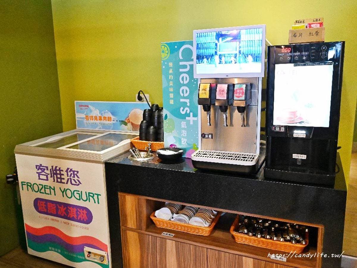250元起吃爆牛排＋自助吧！咖哩飯、麵包、冰品無限吃，壽星５折優惠