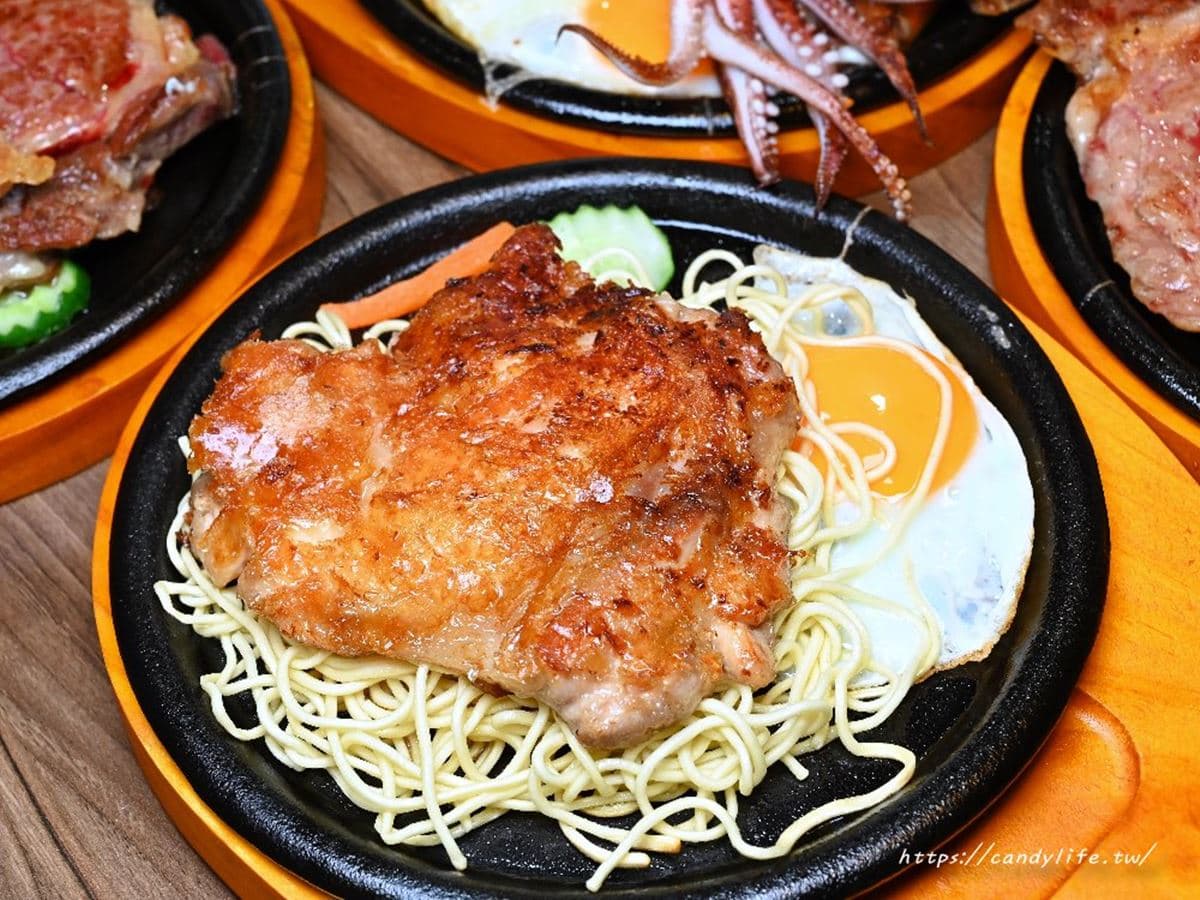 250元起吃爆牛排＋自助吧！咖哩飯、麵包、冰品無限吃，壽星５折優惠
