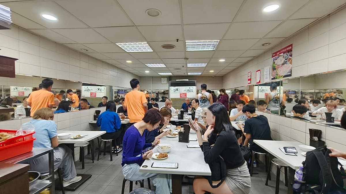 店內用餐環境算不錯，雖然空間不大但頗乾淨。（圖片來源：PEKO の Simple Life）