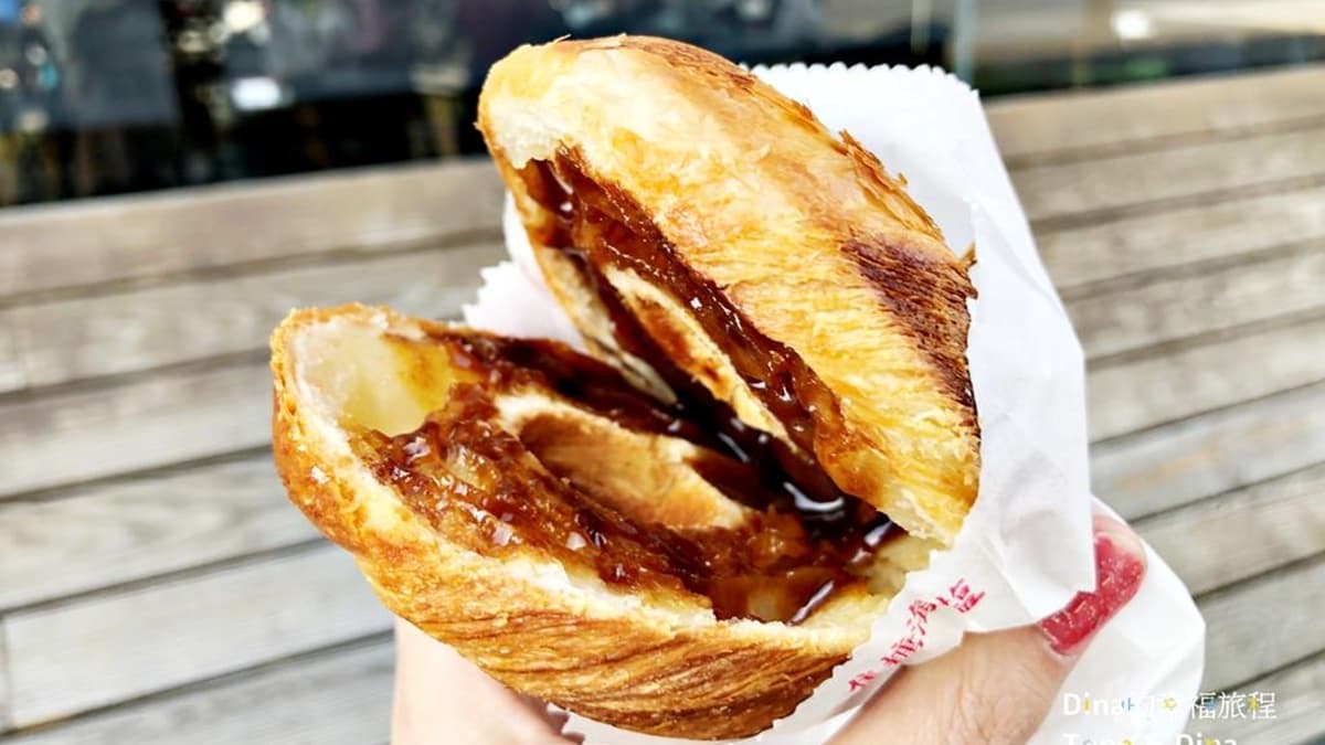 經過炭烤後的甜甜圈外酥內軟，香氣更盛。（圖片來源：Dina的幸福旅程）