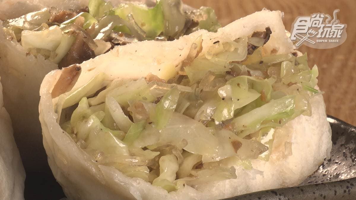 高麗菜口味吃起來很脆，很適合當點心吃。