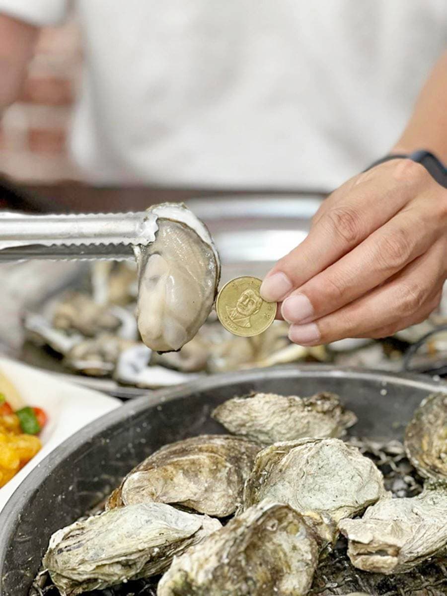 200元烤蚵無限嗑到爽!大顆肥美直逼50元銅板,再吃80元炒飯麵、平價熱炒 200元烤蚵無限嗑到爽!大顆肥美直逼50元銅板,再吃80元炒飯麵、平價熱炒