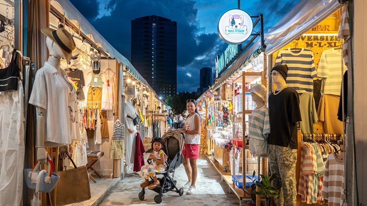夜市的環境很不錯，整體非常明亮好拍照。（圖片來源：焦糖熱一點）