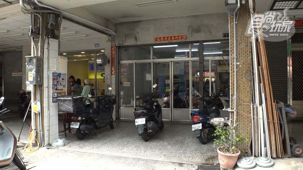 「老王客家菜」隱身在民宅內，是只有內行人才知道的美食。