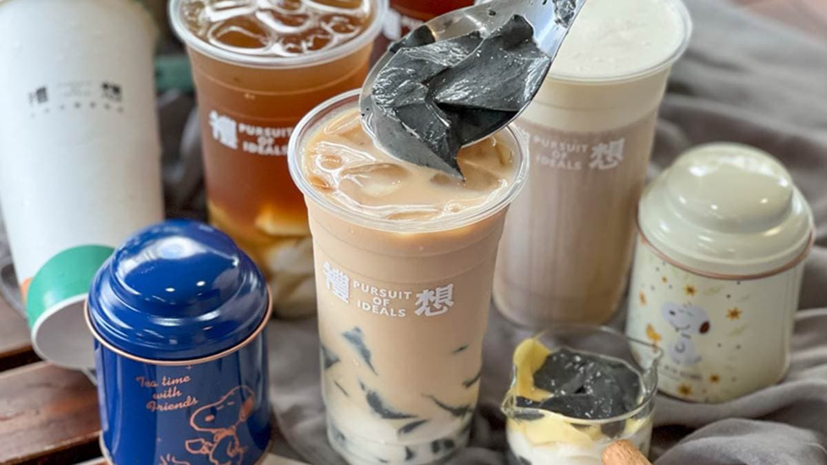 「莊園馡紅拿鐵綜合奶」紅茶味醇香回甘，不加糖也不澀口。（圖片來源：花露露 の花花世界）