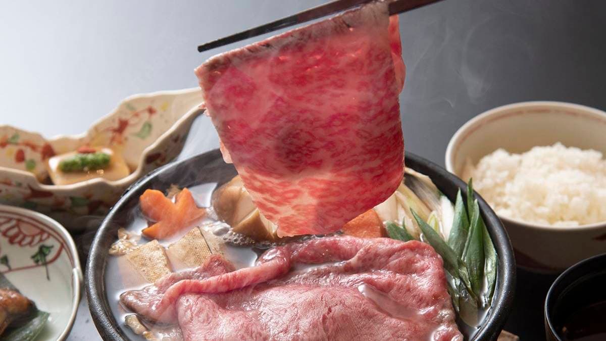 館內山里日本料理提供日本和牛壽喜鍋定食等美饌。（圖片提供：大倉久和大飯店）