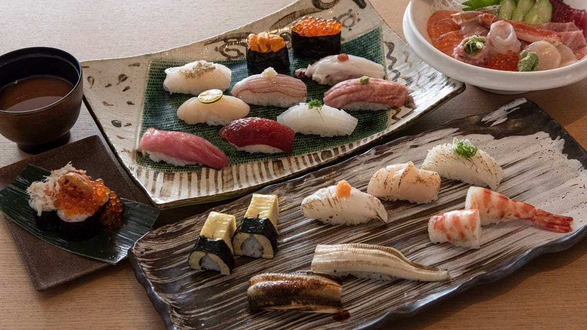 山里日本料理有著流暢手法，呈現江戶前壽司極致技藝。（圖片提供：大倉久和大飯店）