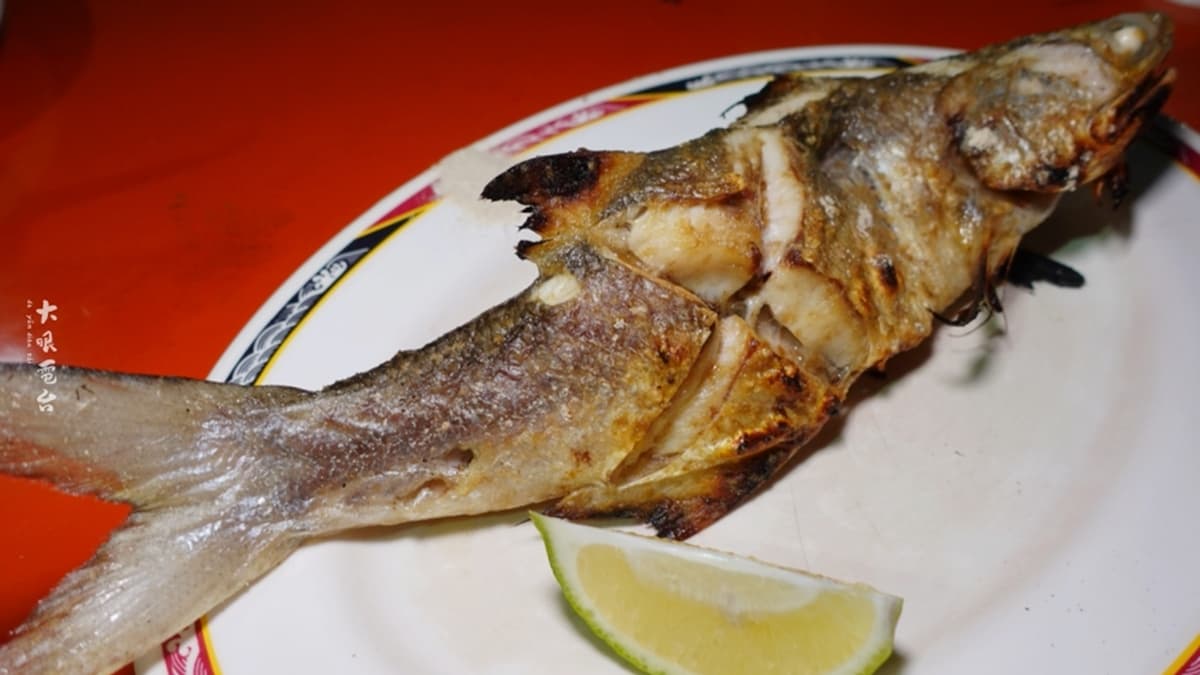 點餐可以從攤位上看食材，看要煎、煮、炸、湯都可以做。（圖片來源：大眼電台）