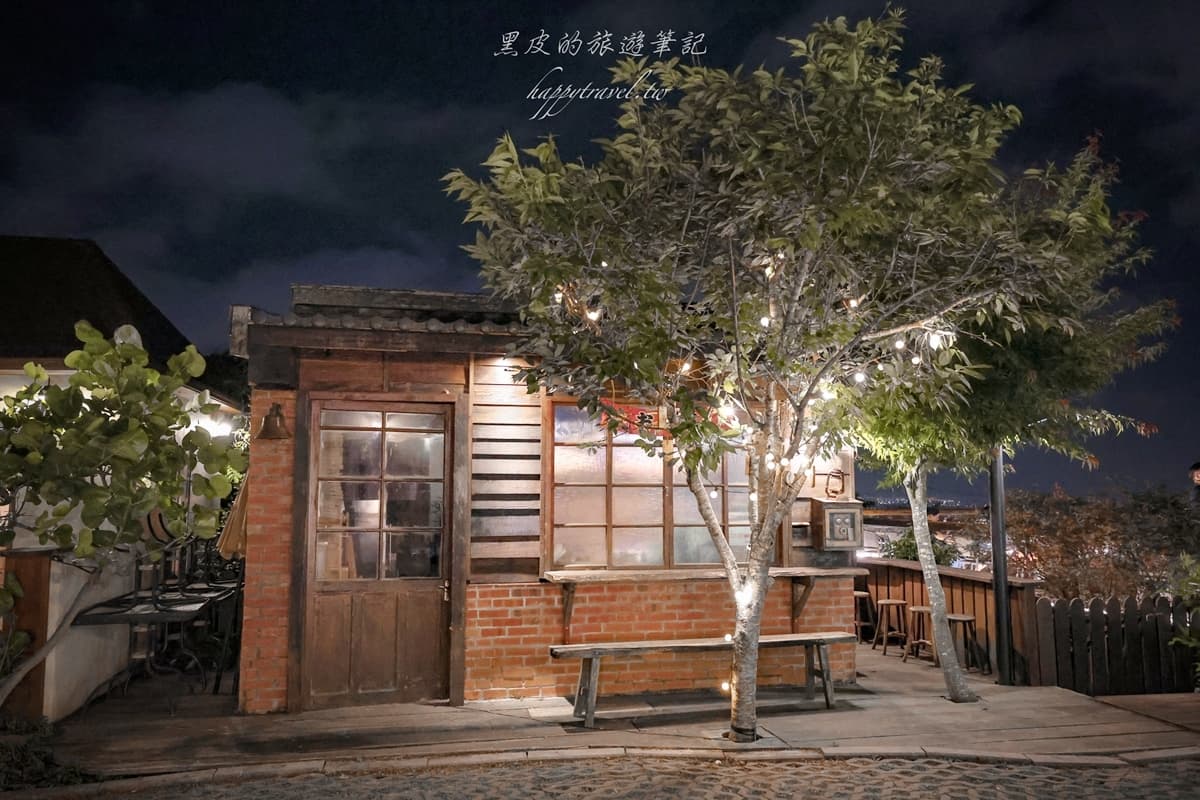 秒穿越宮崎駿電影場景！搶拍超Q「龍貓公車站」，觀景台賞「沙鹿最美夜景」
