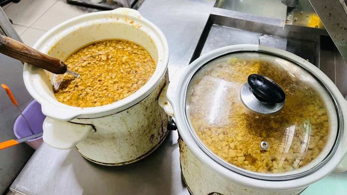 這鍋簡單的滷肉可說是意麵的靈魂。（圖片來源：閃閃玩樂）