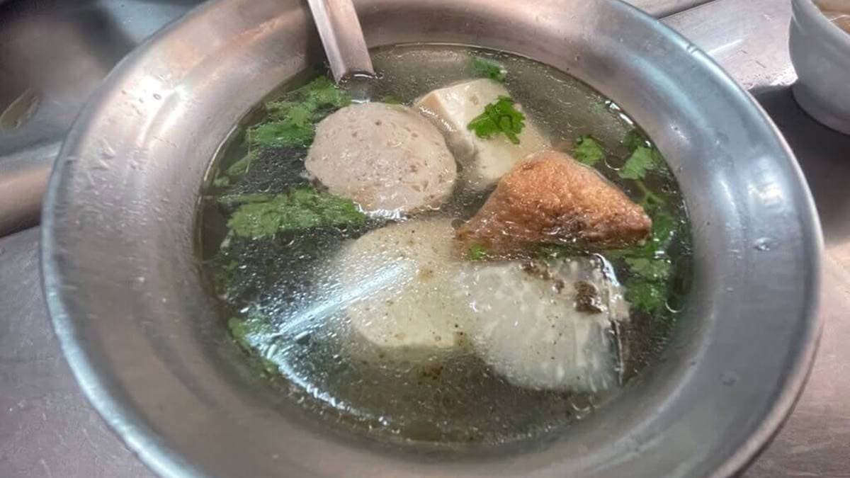 如果覺得光吃肉圓不夠飽，也可以再點黑輪湯。（圖片來源：閃閃玩樂）