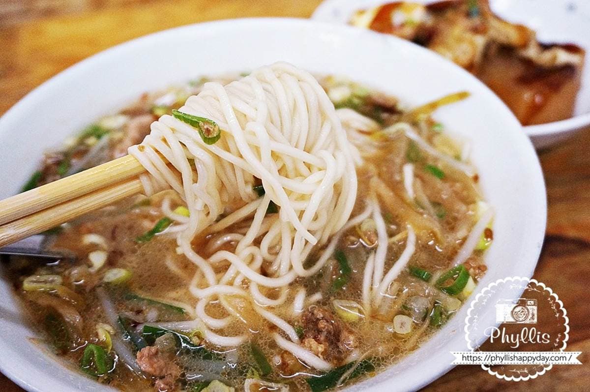 桃園在地人激推!龍潭客家味「榨菜肉絲麵」鹹香唰嘴,10元滷味CP值超高 桃園在地人激推!龍潭客家味「榨菜肉絲麵」鹹香唰嘴,10元滷味CP值超高