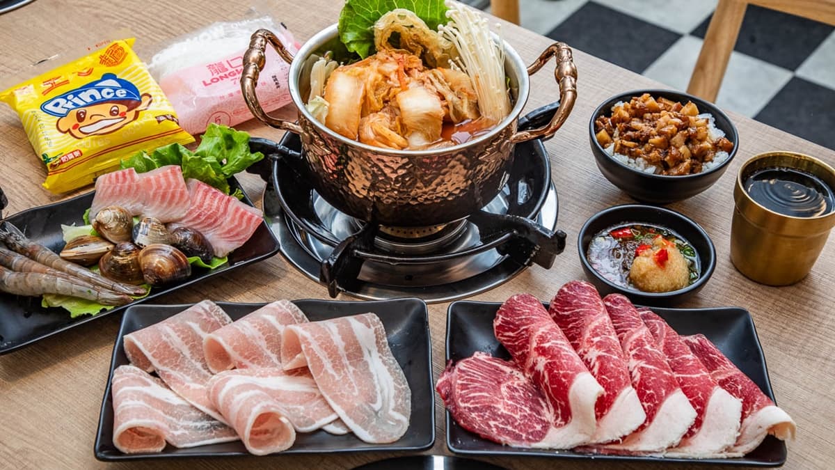「太夯滿足海陸鍋」分量很多，大男生也可以吃得很滿足！（圖片來源：大手牽小手。玩樂趣）