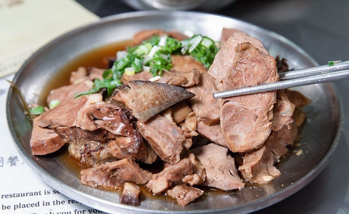 飄香台南70年！純手工「老字號意麵」內行激推，必點神級滷味晚來吃不到