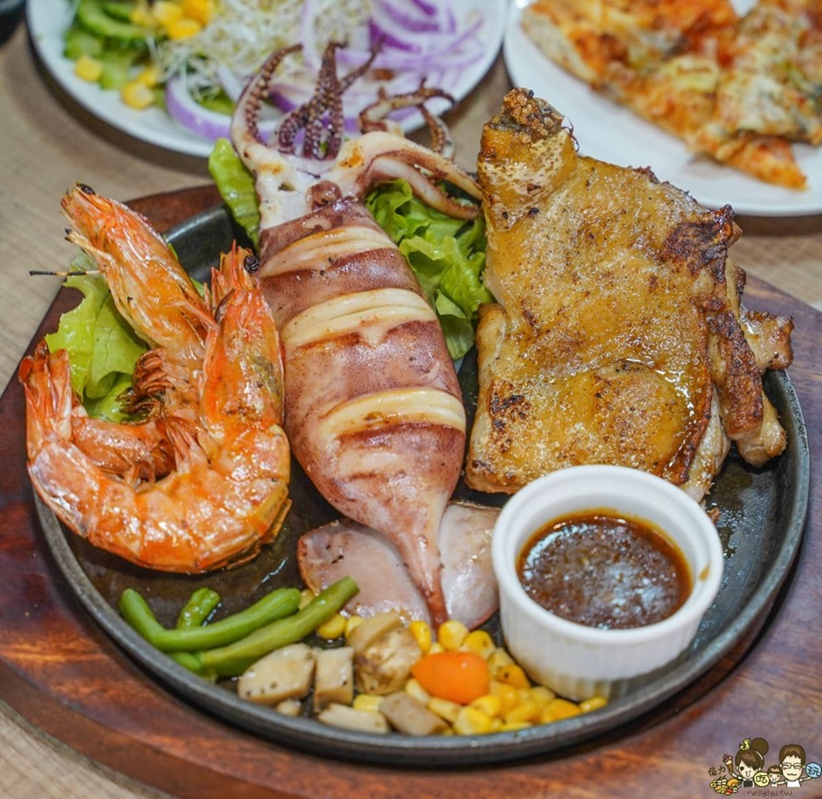 小孩免費吃自助吧！高雄超狂牛排「50樣菜吃到飽」，299元起開吃CP值爆表
