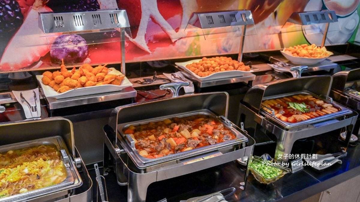 炸物熱食區有各式熱炒料理可以無限吃。（圖片來源：女子的休假計劃）