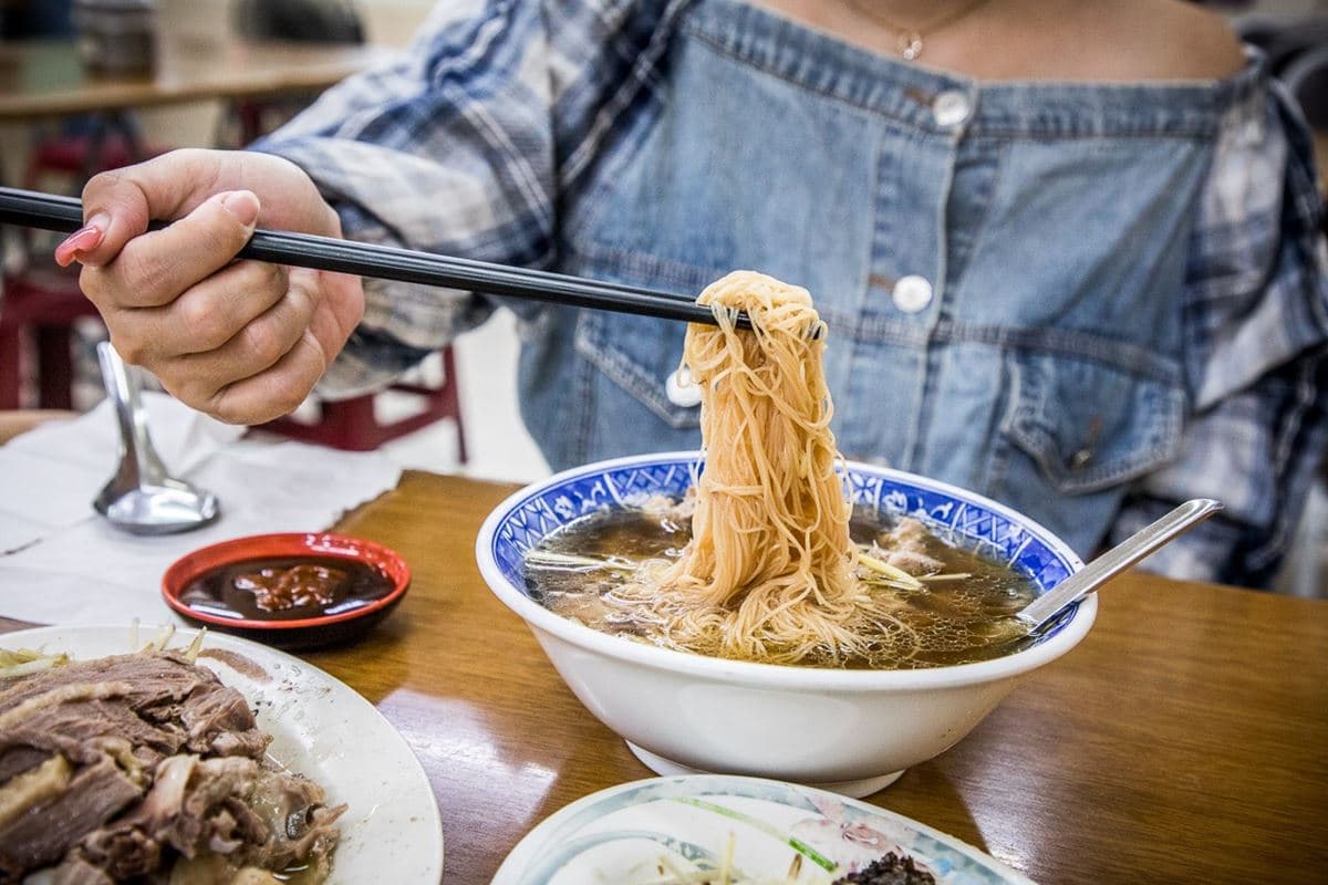 飄香75年老字號!銅板價「當歸鴨麵線」在地人早餐激推,百元鴨肉CP值超高 飄香75年老字號!銅板價「當歸鴨麵線」在地人早餐激推,百元鴨肉CP值超高