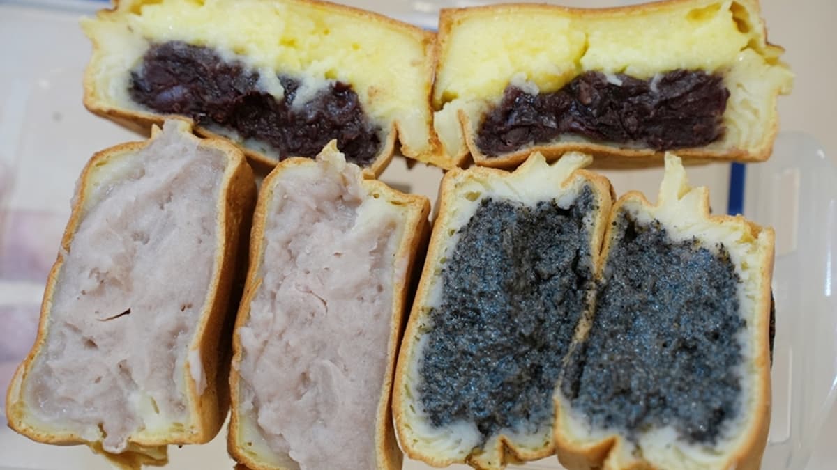 紅豆餅包入滿滿的餡料，看上去就超療癒～（圖片來源：瑋瑋＊美食萬歲）