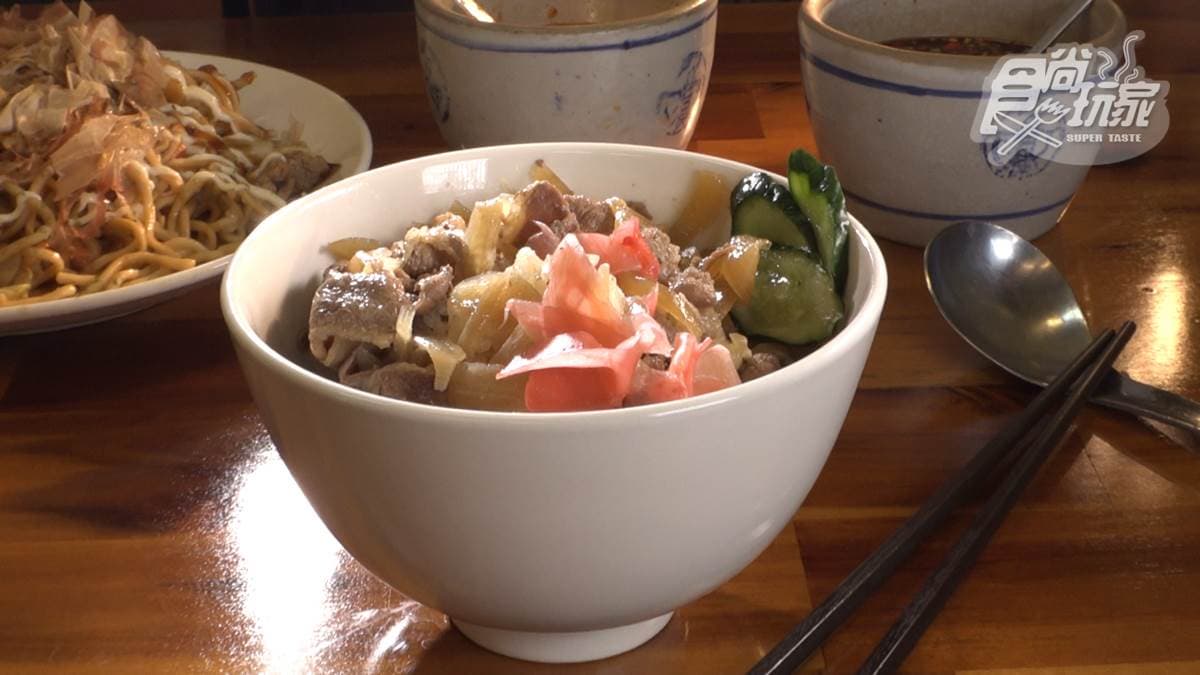 這裡不只賣台式小吃，也有賣日式料理。