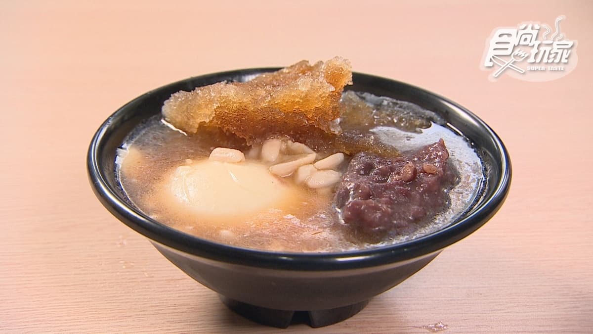 「紅豆花生豆花」的豆香很明顯，黃豆很濃郁。