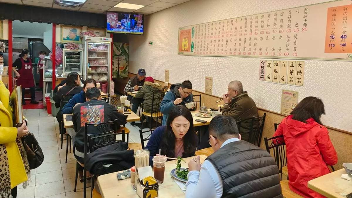 每逢用餐時刻，店內經常座無虛席。（圖片來源：跳躍的宅男）