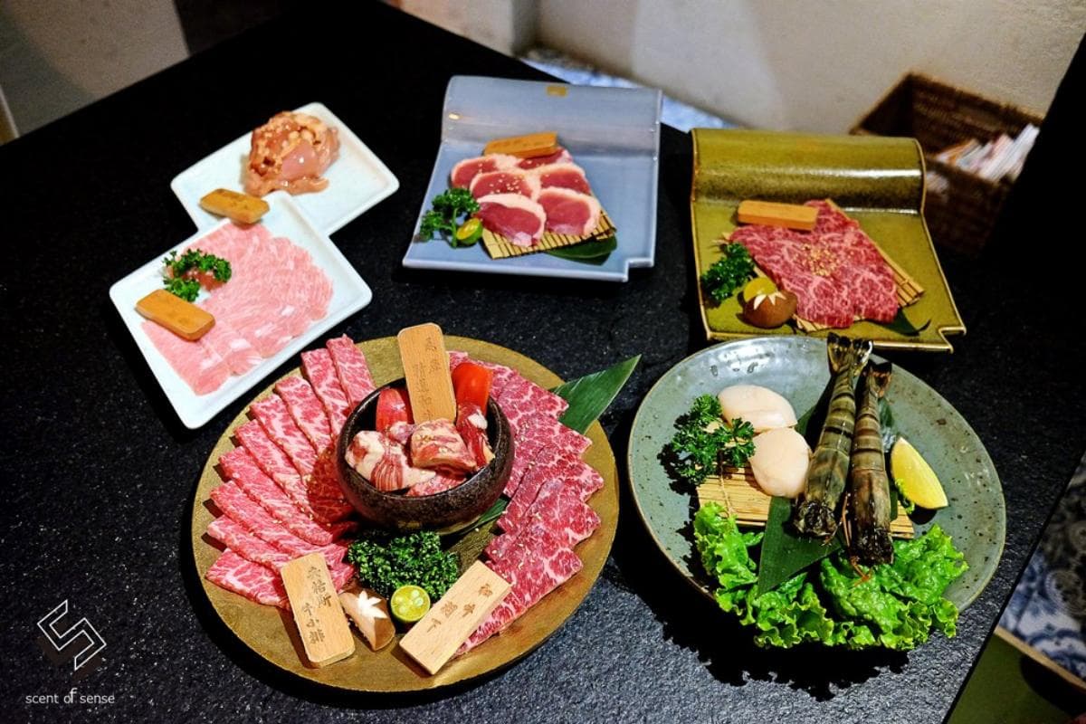 「全台最美薑餅屋」在台中!老宅燒肉店大變身,免費拍超萌雪人、聖誕老公公 「全台最美薑餅屋」在台中!老宅燒肉店大變身,免費拍超萌雪人、聖誕老公公