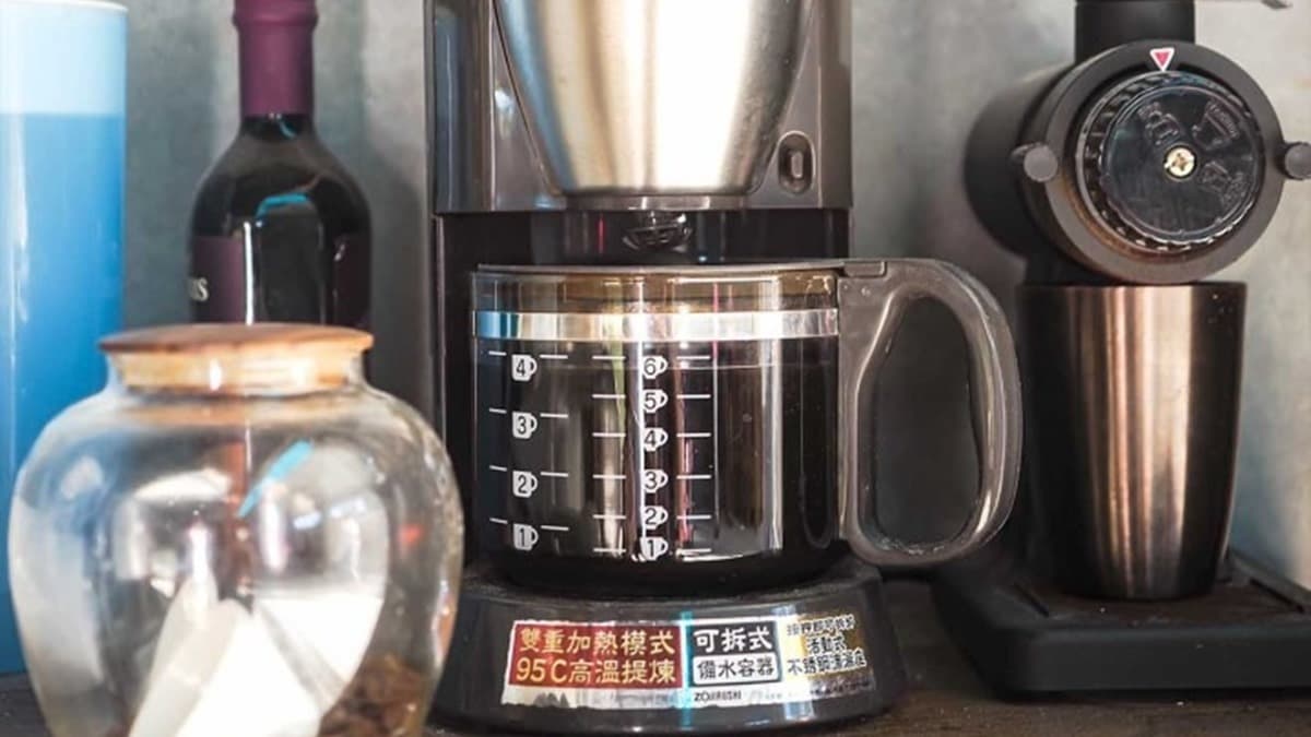 除了大方免費試吃麵包，連咖啡也免費喝到飽。（圖片來源：蔣妮i拍）