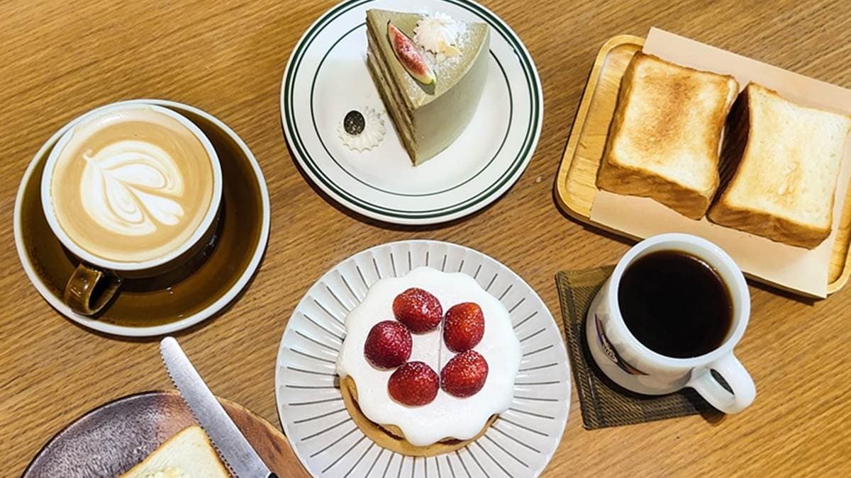 「貝克宅Roasting House」販賣許多人氣甜點。（圖片來源：艾妮可美味人生）