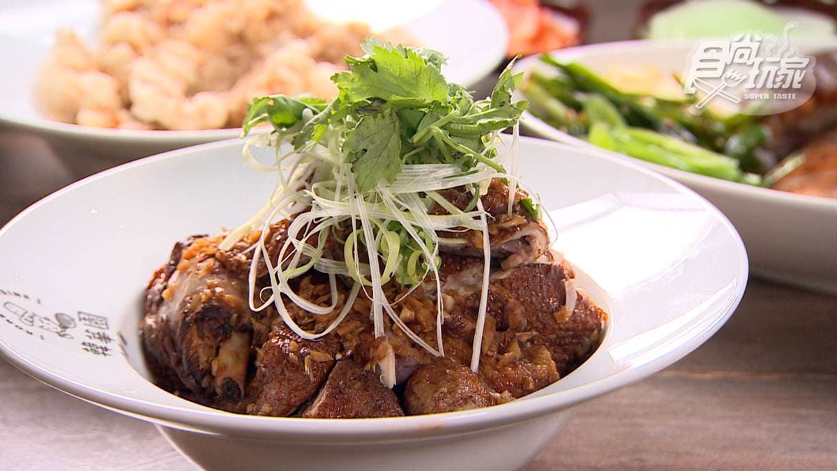 菜色推薦「山東燒雞」，是一道冷盤料理。