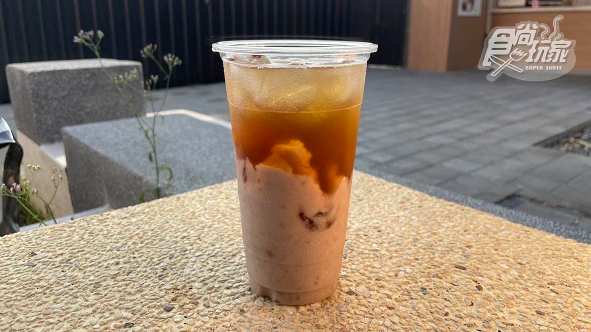 除了招牌的芋頭西米露，店家也有推出不少特色飲品。