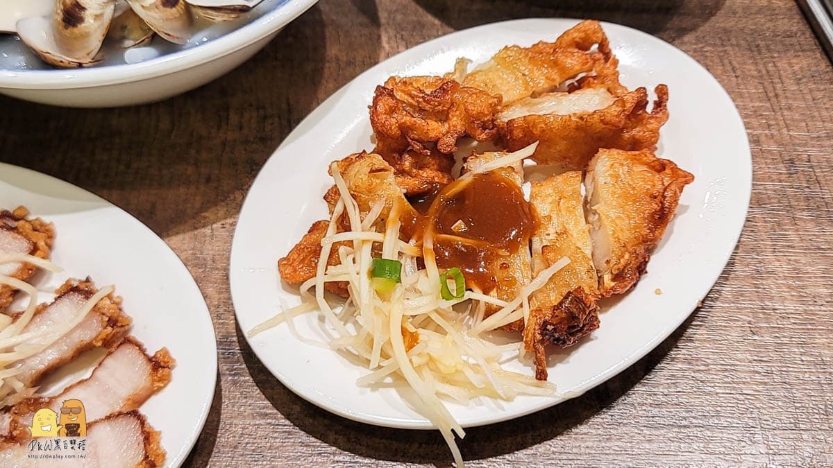 「酥炸天婦羅」鮮味很足，會愈吃愈甜。（圖片來源：D&W黑白雙搭）