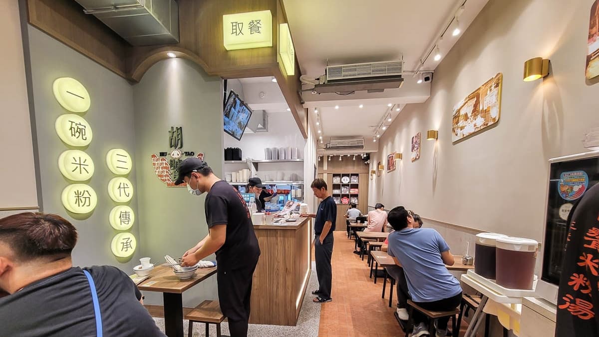 店內人潮絡繹不絕，總是坐滿滿。（圖片來源：D&W黑白雙搭）