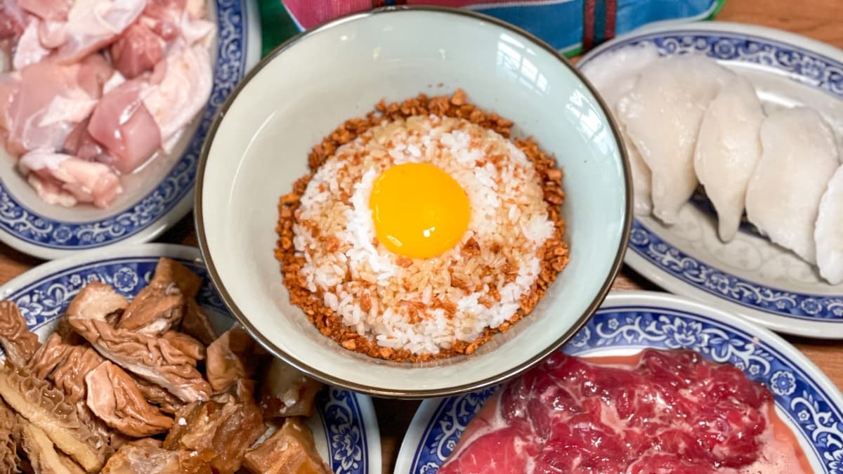 店家將火鍋結合傳統客家食材，呈現特有的客家美食。（圖片來源：貢鍋共鍋麻辣火鍋店）