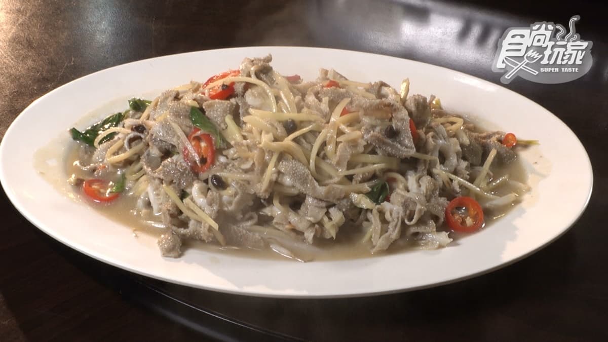 招牌「炒百葉」吃起來酸爽開胃。
