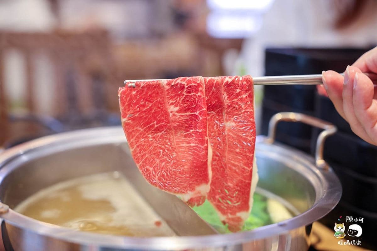挑戰新北最便宜！299元起高CP值火鍋吃到飽，11種肉、10種海鮮無限續